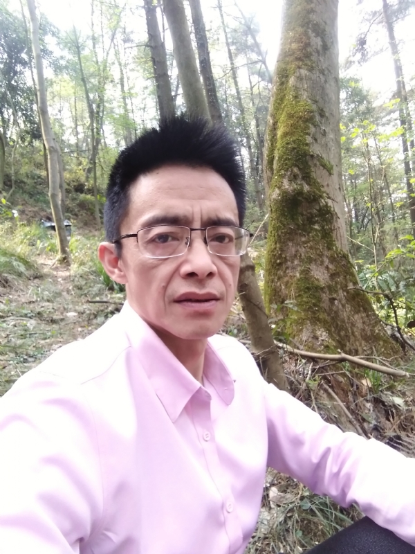 吴彬的第一张照片--贵州男同性恋服务网